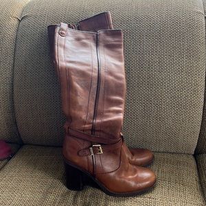 Ladies knee high boots